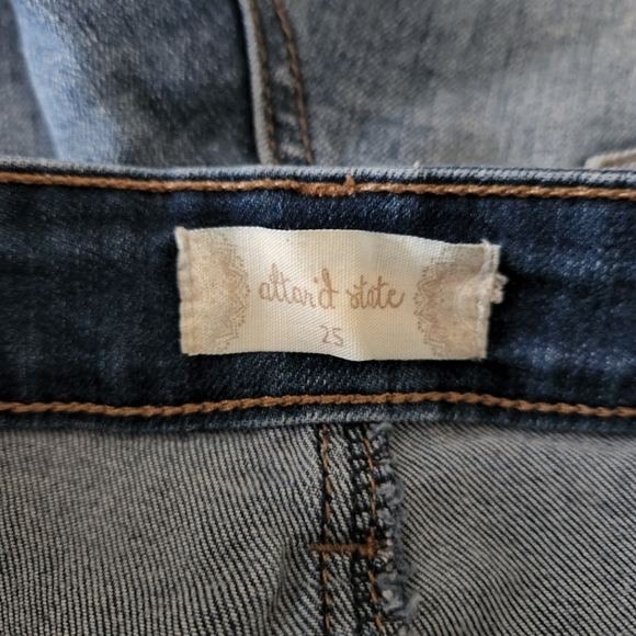 Altar'd State Embroidered Jean Short 25 - Picture 4 of 4